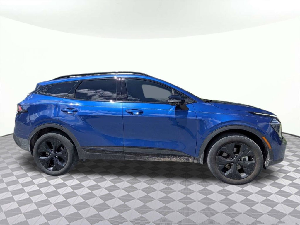 Used 2025 Kia Sportage X-Line AWD/4WD image 2