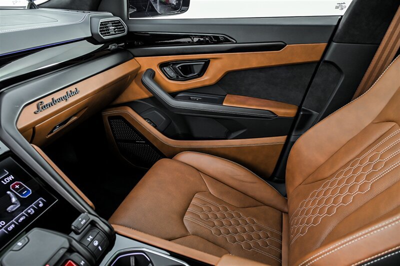Used 2023 Lamborghini Urus S AWD/4WD image 32