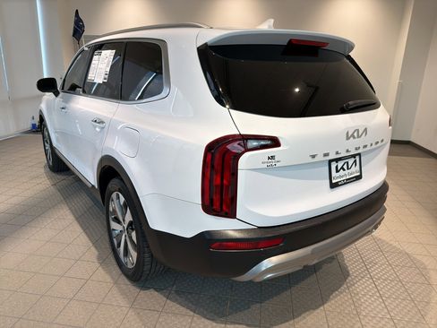 Used 2022 Kia Telluride S image 3
