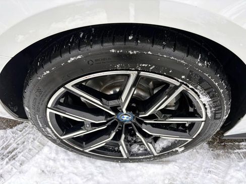 Certified 2022 BMW i4 eDrive40 w/ M Sport Package image 10