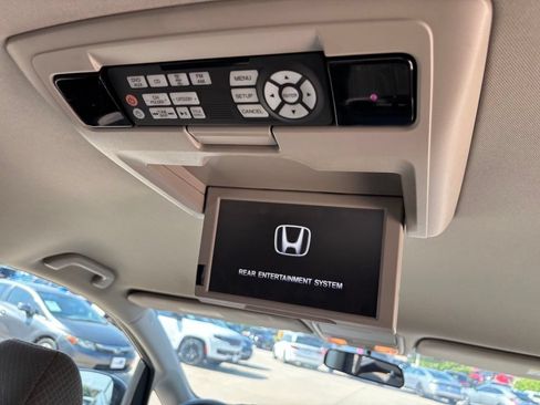 Used 2016 Honda Odyssey SE image 25