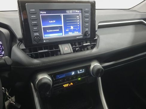 Used 2022 Toyota RAV4 LE FWD image 18