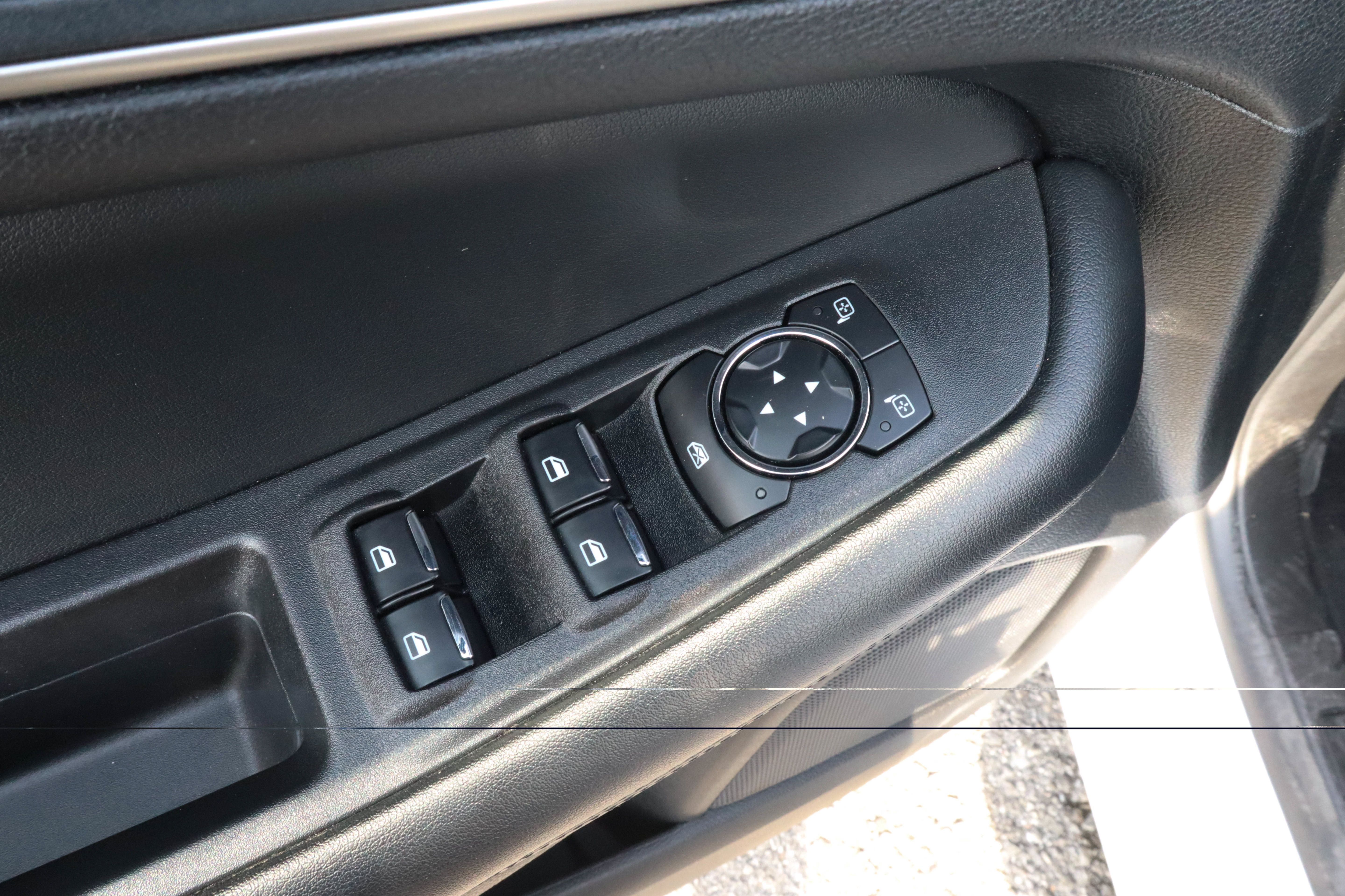 Used 2024 Ford Edge SEL AWD/4WD image 14