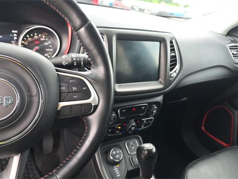 Used 2018 Jeep Compass Trailhawk w/ Cold Weather Group AWD/4WD image 8
