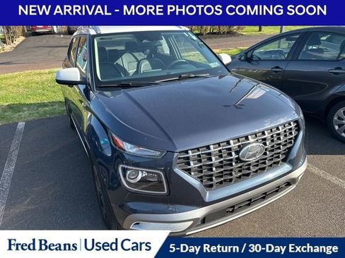 Used 2023 Hyundai Venue Limited w/ Cargo Package image 15