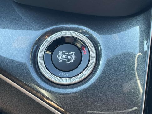 Used 2023 Jeep Grand Cherokee Altitude image 9