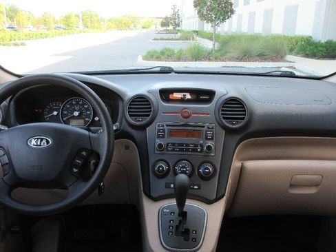 Used 2008 Kia Rondo LX FWD image 30