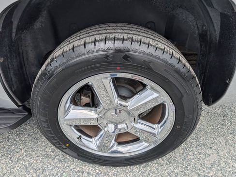 Used 2012 Chevrolet Tahoe LT w/ Texas Edition RWD image 9