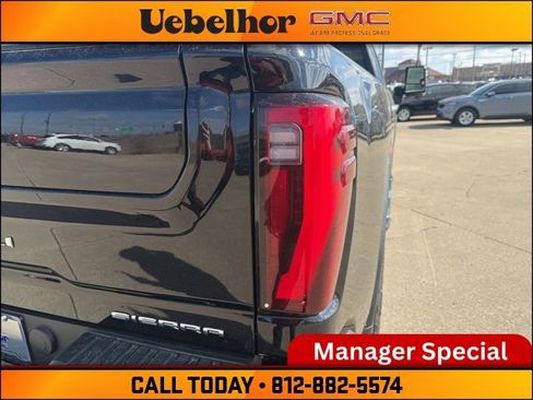 Used 2024 GMC Sierra 2500 Denali w/ Denali Reserve Package image 9