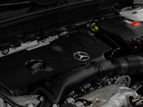 Used 2023 Mercedes-Benz GLB 250 4MATIC w/ Premium Package image 53