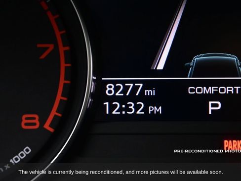 Used 2024 Audi Q5 2.0T Premium w/ Convenience Package image 21