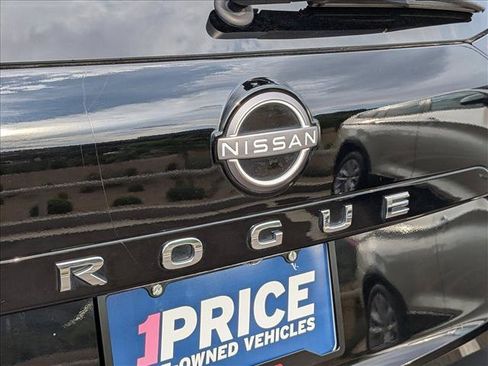 Used 2023 Nissan Rogue S FWD image 30