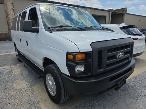 Used 2014 Ford E-250 and Econoline 250 w/ Power Group RWD image 2