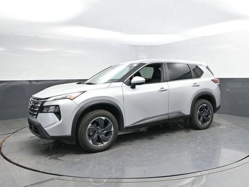 Used 2024 Nissan Rogue SV FWD image 7