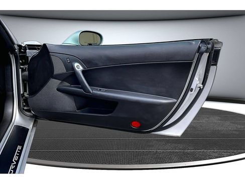 Used 2007 Chevrolet Corvette Coupe RWD image 40