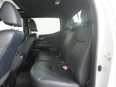 Used 2021 Toyota Tacoma TRD Off-Road w/ TRD Premium Off Road Package image 33