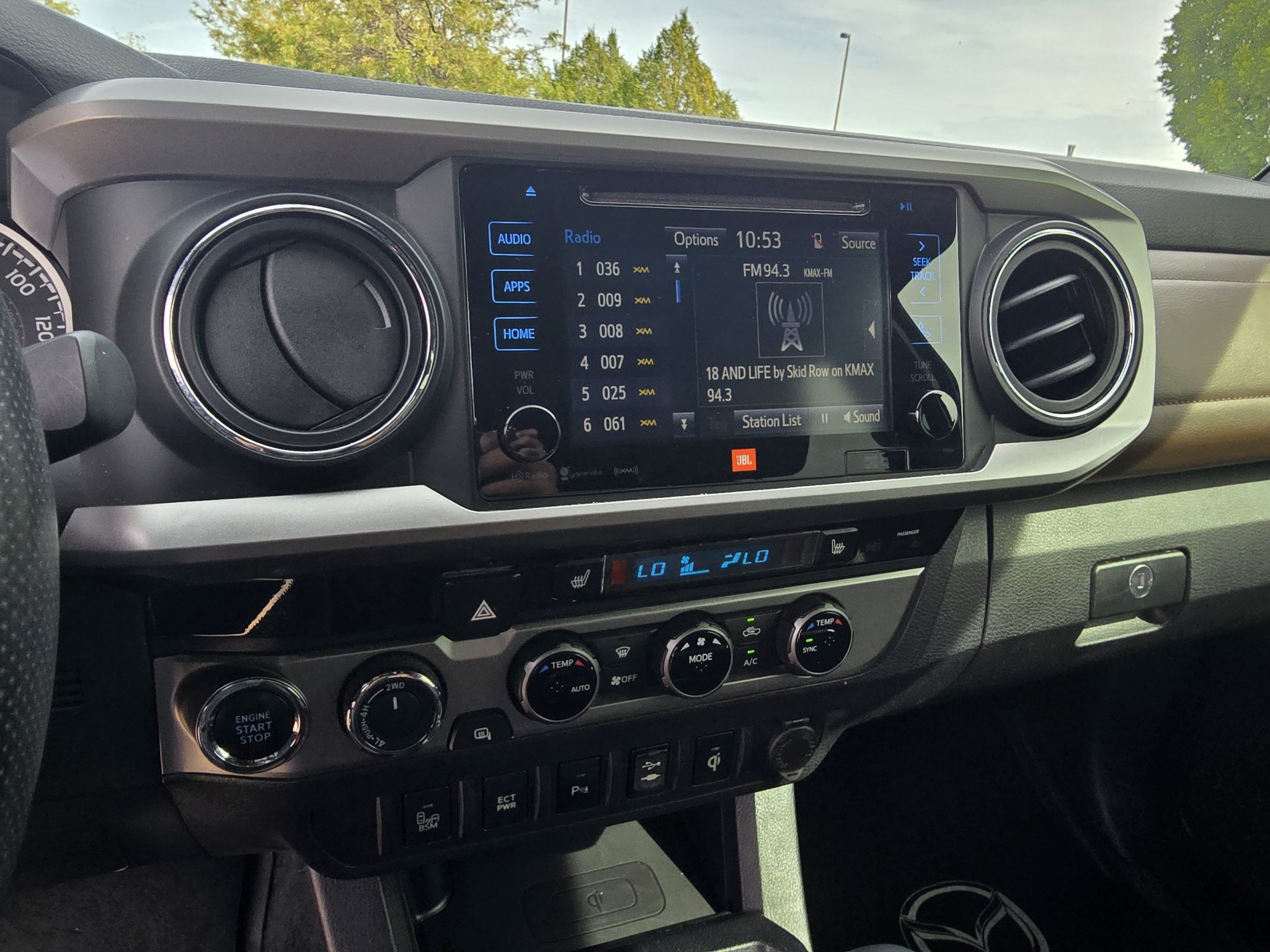 Used 2017 Toyota Tacoma Limited w/ Tow Package AWD/4WD image 22