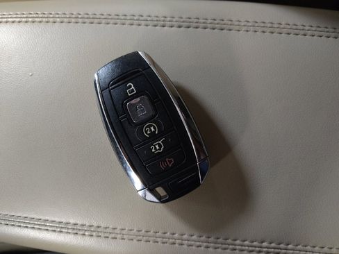 Used 2019 Lincoln MKC Premiere FWD image 32