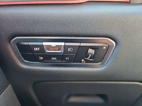 Used 2023 BMW X6 xDrive40i w/ M Sport Package image 27