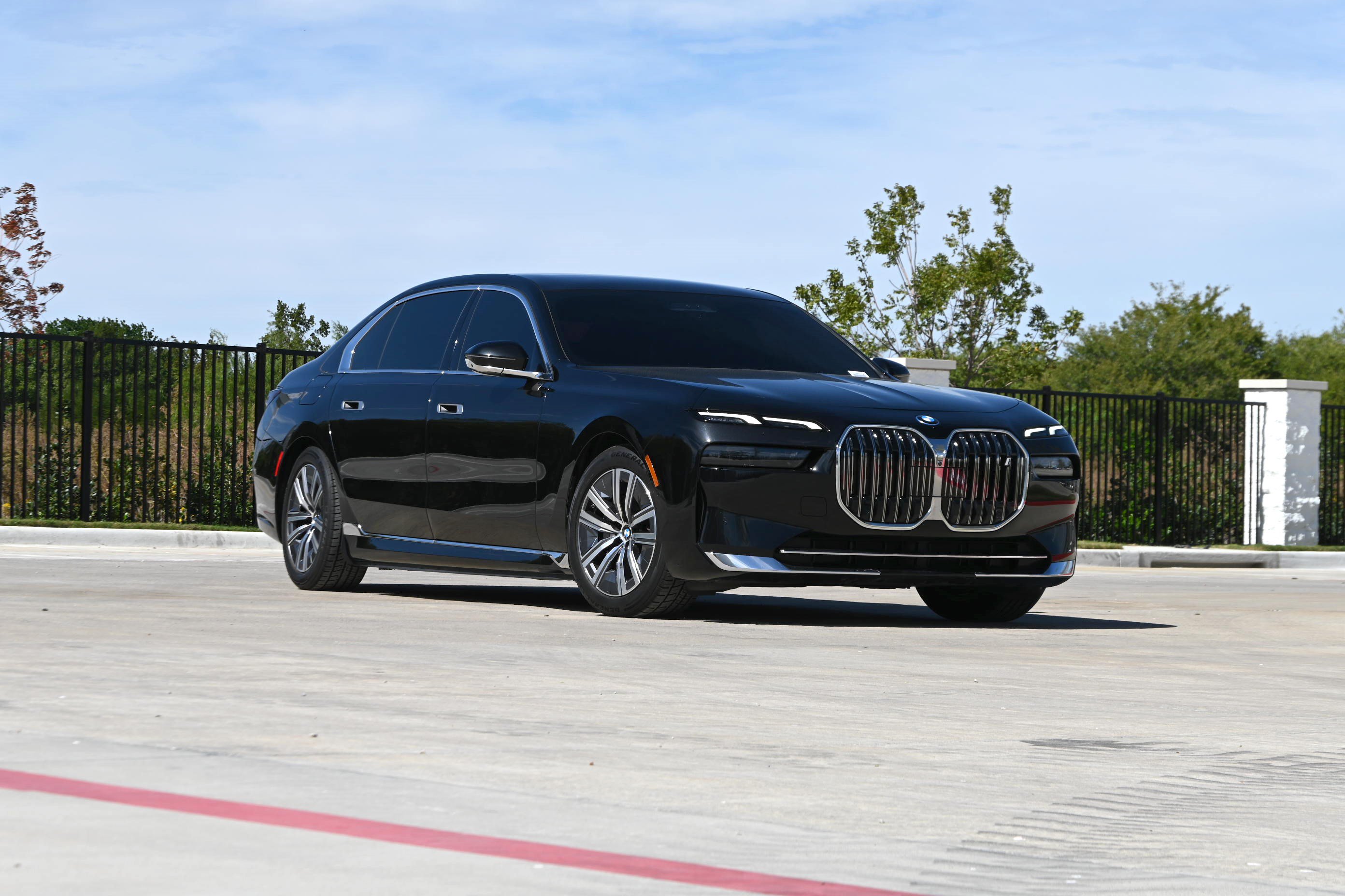 Certified 2024 BMW i7 xDrive60 AWD/4WD image 2