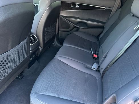 Used 2016 Kia Sorento AWD w/ LX Convenience Package image 12