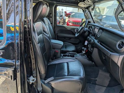 Used 2023 Jeep Wrangler Unlimited Sahara w/ Cold Weather Group AWD/4WD image 30