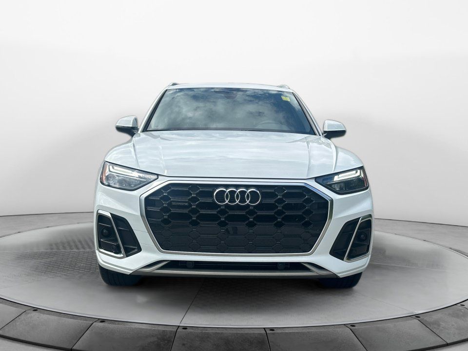Used 2024 Audi Q5 2.0T Premium w/ Convenience Package AWD/4WD image 2