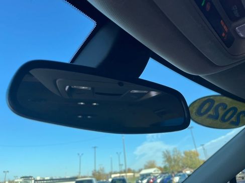 Used 2020 Buick Enclave Essence w/ LPO, Touring Package image 15