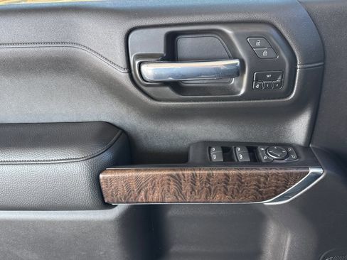 Used 2021 GMC Sierra 1500 Denali w/ Denali Ultimate Package image 12