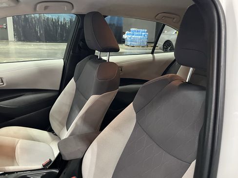 Used 2020 Toyota Corolla LE image 16