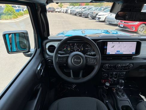 Used 2024 Jeep Wrangler Unlimited AWD/4WD image 14