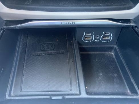 Used 2023 Chrysler Pacifica Limited image 20