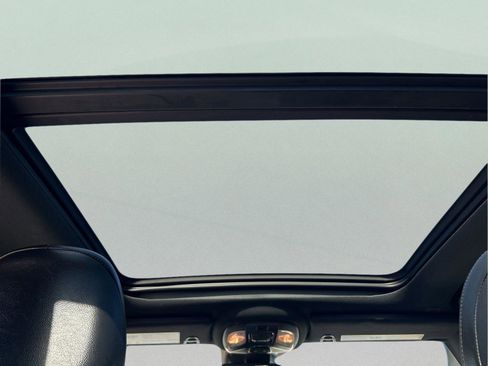 Used 2023 Jeep Compass Limited w/ Sun and Sound Group image 16