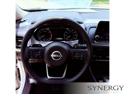 Used 2024 Nissan Rogue SV AWD/4WD image 19