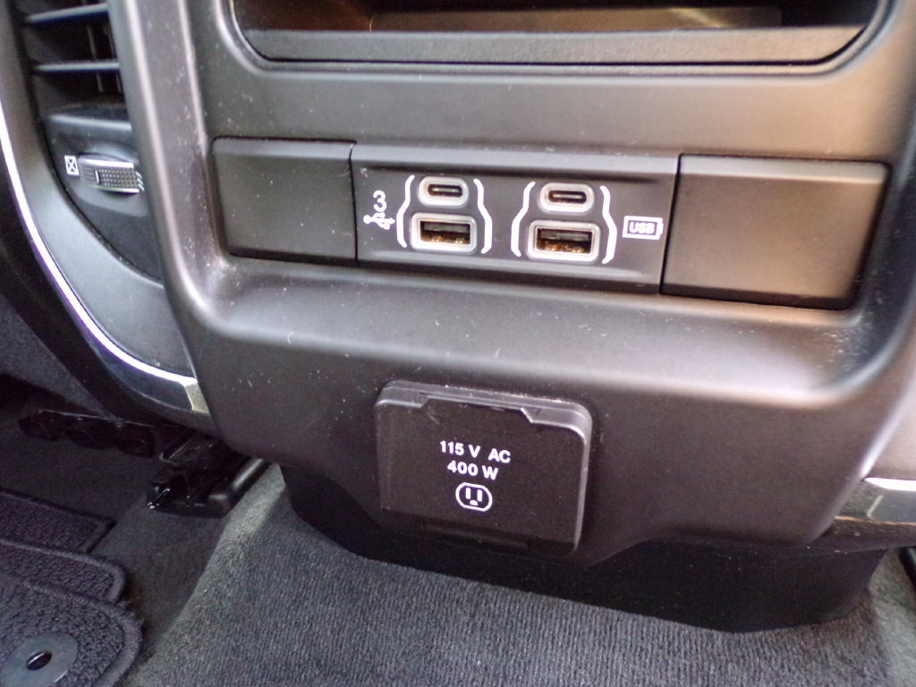 Used 2020 RAM 1500 Laramie AWD/4WD image 11