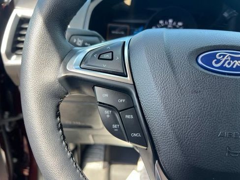 Certified 2024 Ford Edge SEL w/ Convenience Package AWD/4WD image 9