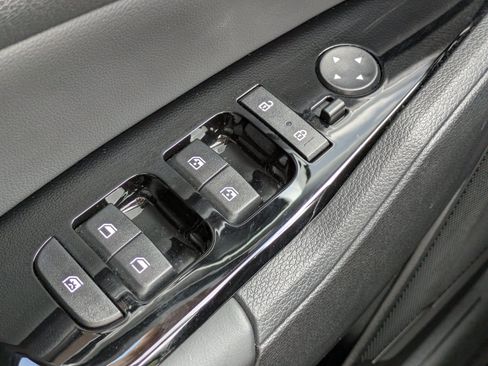 Certified 2025 Kia Sportage EX FWD image 18