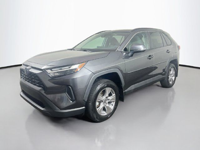 Used 2022 Toyota RAV4 XLE w/ Convenience Package AWD/4WD image 5