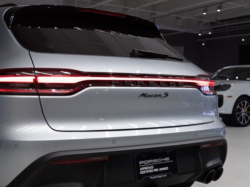 Certified 2024 Porsche Macan S AWD/4WD image 31