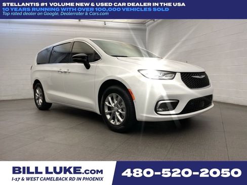 New 2026 Chrysler Pacifica Select image 1