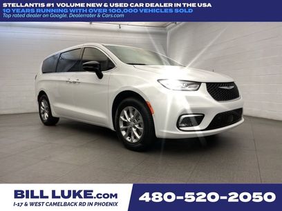 New 2026 Chrysler Pacifica Select