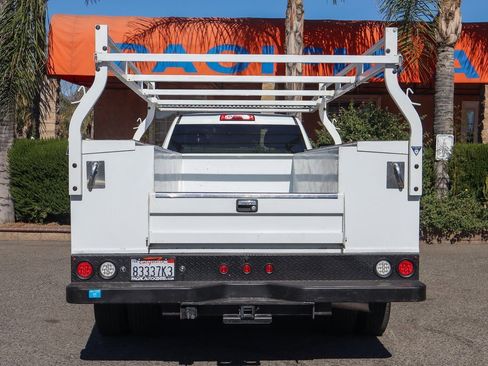 Used 2022 GMC Sierra 3500 Pro w/ Convenience Package image 8
