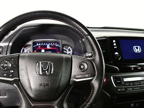 Certified 2023 Honda Passport TrailSport image 17