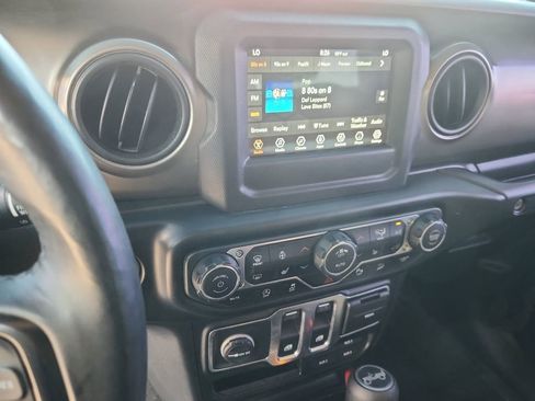 Used 2019 Jeep Wrangler Sport AWD/4WD image 22