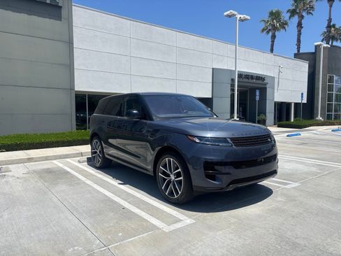Used 2023 Land Rover Range Rover Sport SE AWD/4WD image 2
