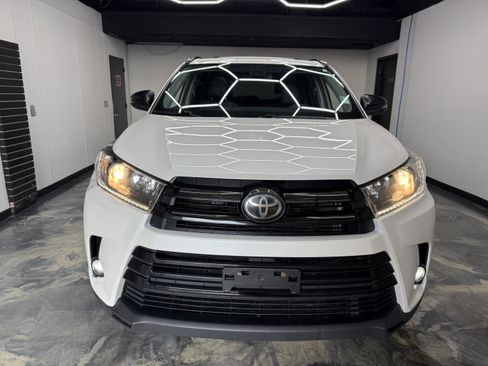 Used 2019 Toyota Highlander XLE AWD/4WD image 5