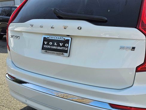 Certified 2025 Volvo XC90 B5 Core image 14