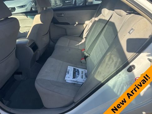 Used 2017 Toyota Camry LE image 10