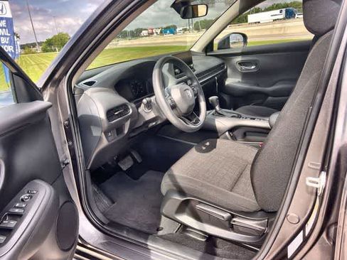 Used 2024 Honda HR-V LX image 3