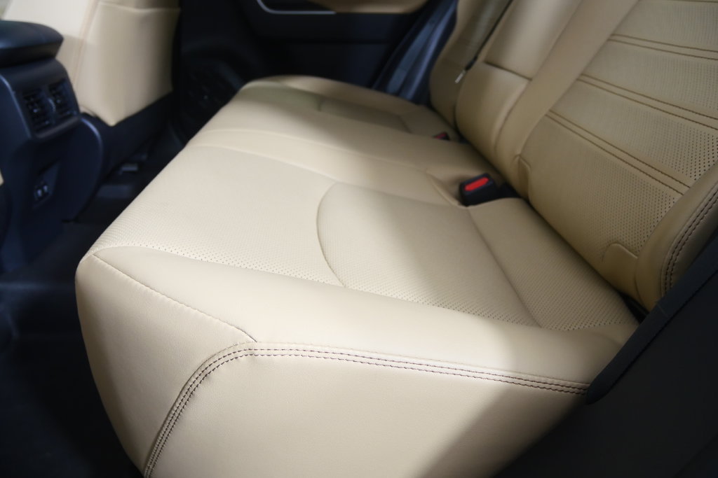 Used 2019 Toyota RAV4 Limited w/ Cold Weather Package FWD image 15